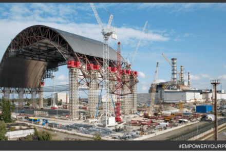 Grâce au travail de 10000 personnes, dont nos équipes, la centrale nucléaire Tchernobyl accidentée est désormais confinée !